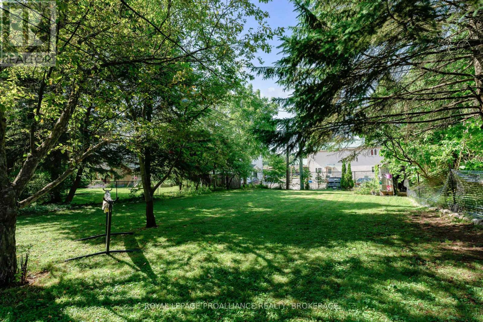 650 Steel Street, Gananoque, Ontario K7G 2E5 - Photo 36 - X12408624