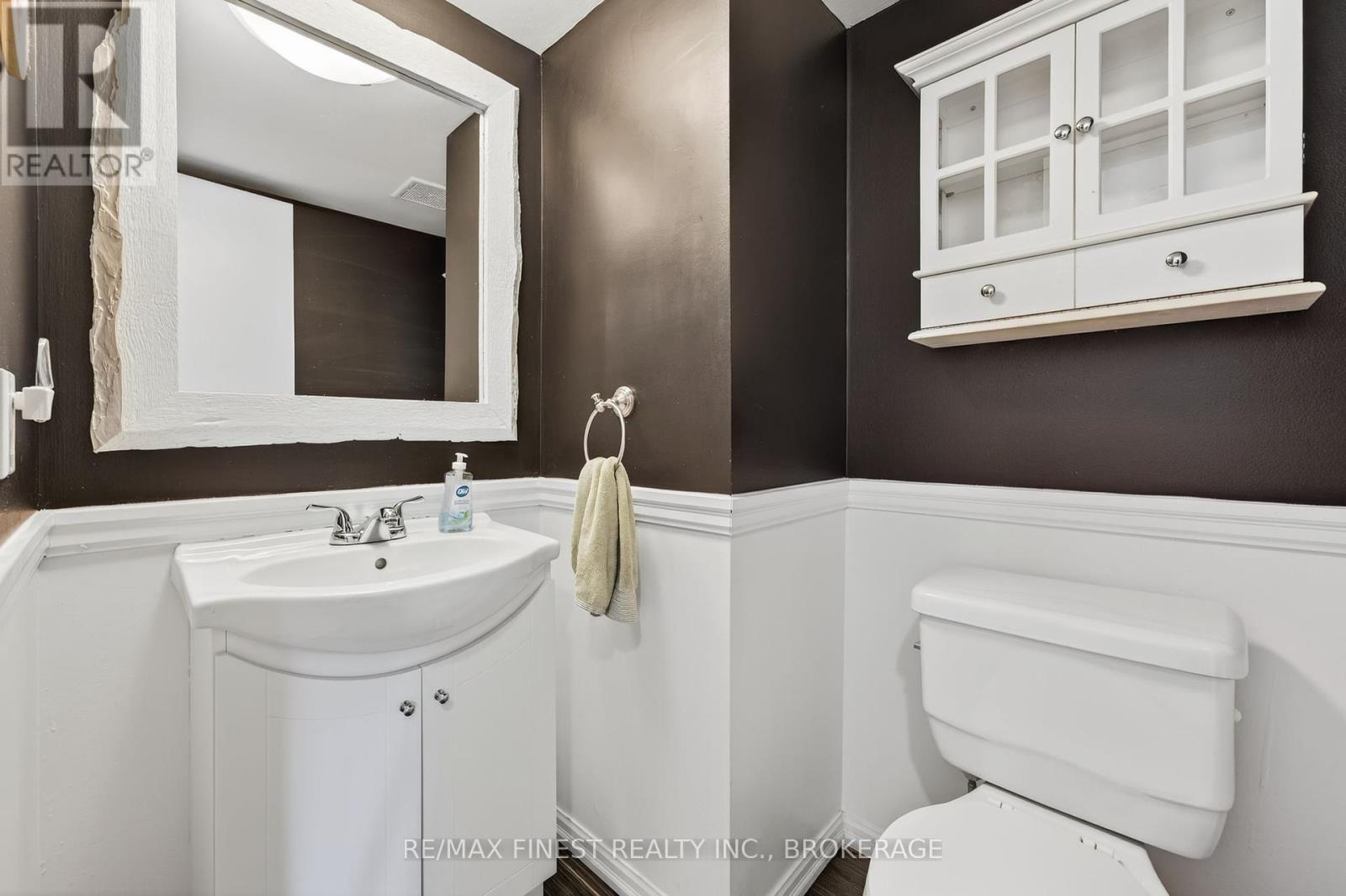 25 Meadow Lane, Greater Napanee, Ontario  K7R 3R8 - Photo 16 - X12409275