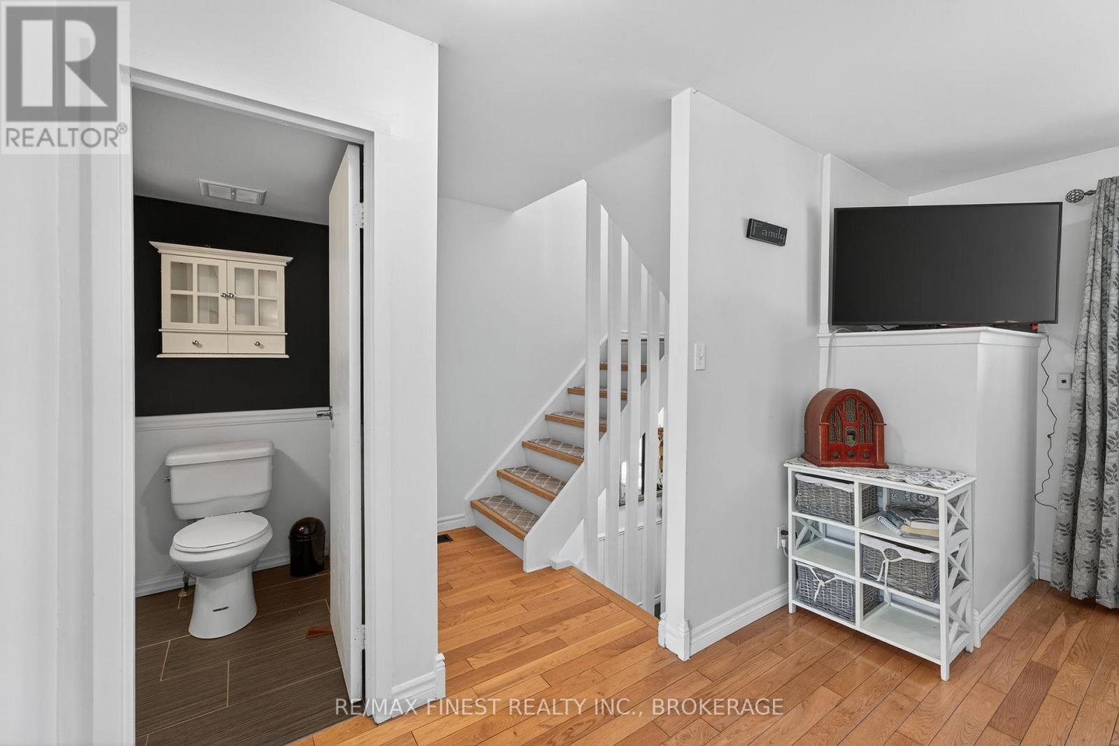 25 Meadow Lane, Greater Napanee, Ontario  K7R 3R8 - Photo 6 - X12409275