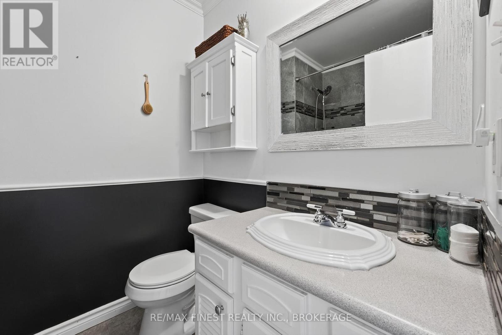 25 Meadow Lane, Greater Napanee, Ontario  K7R 3R8 - Photo 9 - X12409275