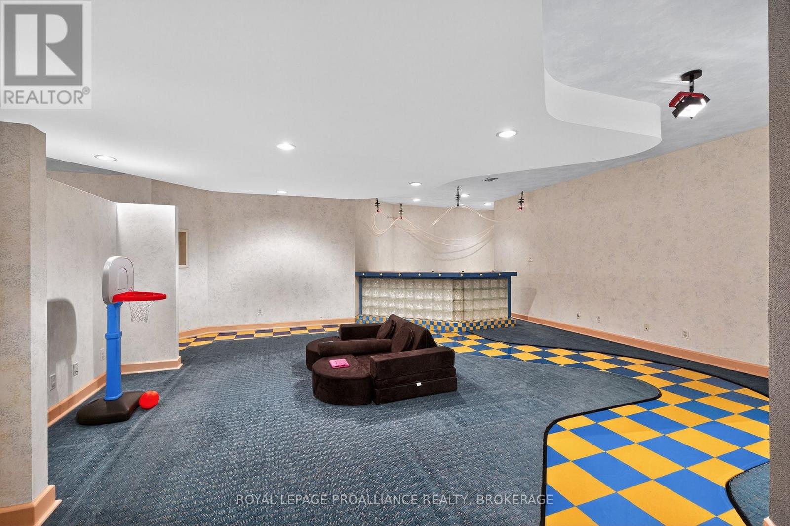 3 Authors Lane, Kingston, Ontario K7M 7W7 - Photo 44 - X12411288