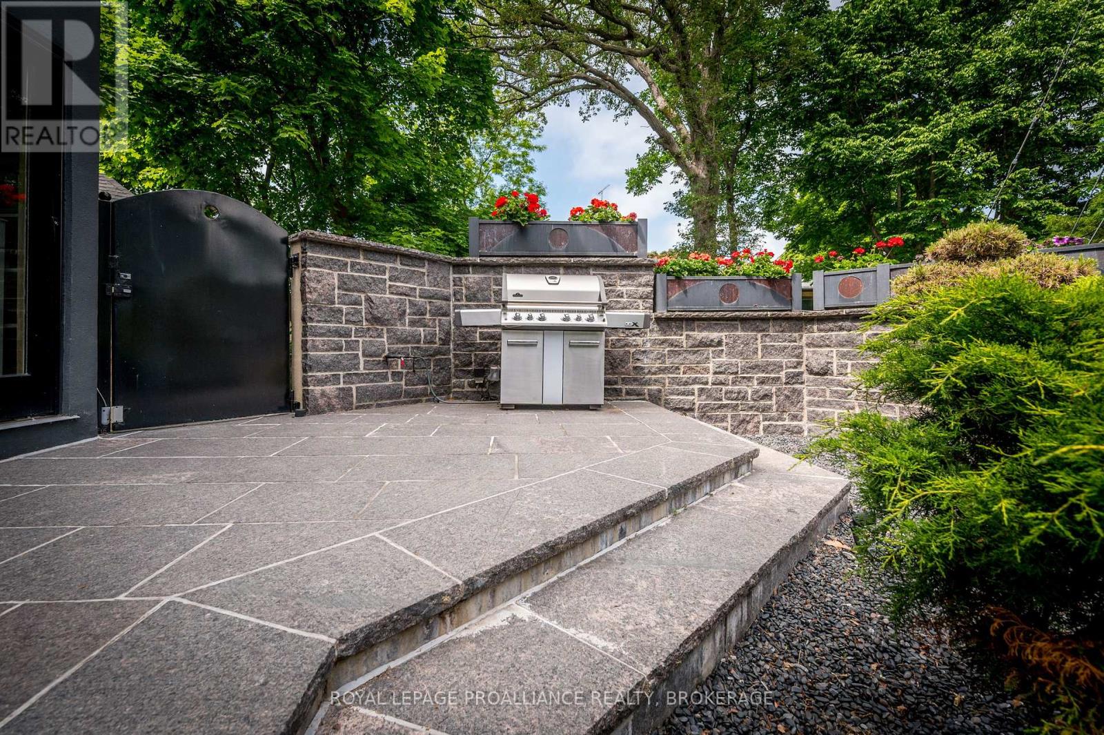 3 Authors Lane, Kingston, Ontario K7M 7W7 - Photo 47 - X12411288