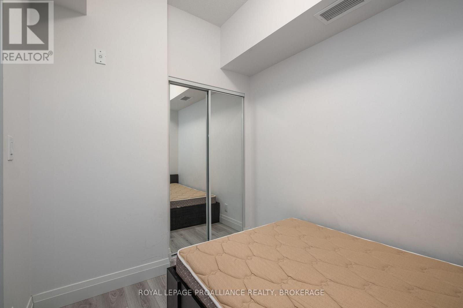 415 - 652 Princess Street, Kingston, Ontario K7L 1E5 - Photo 9 - X12415056