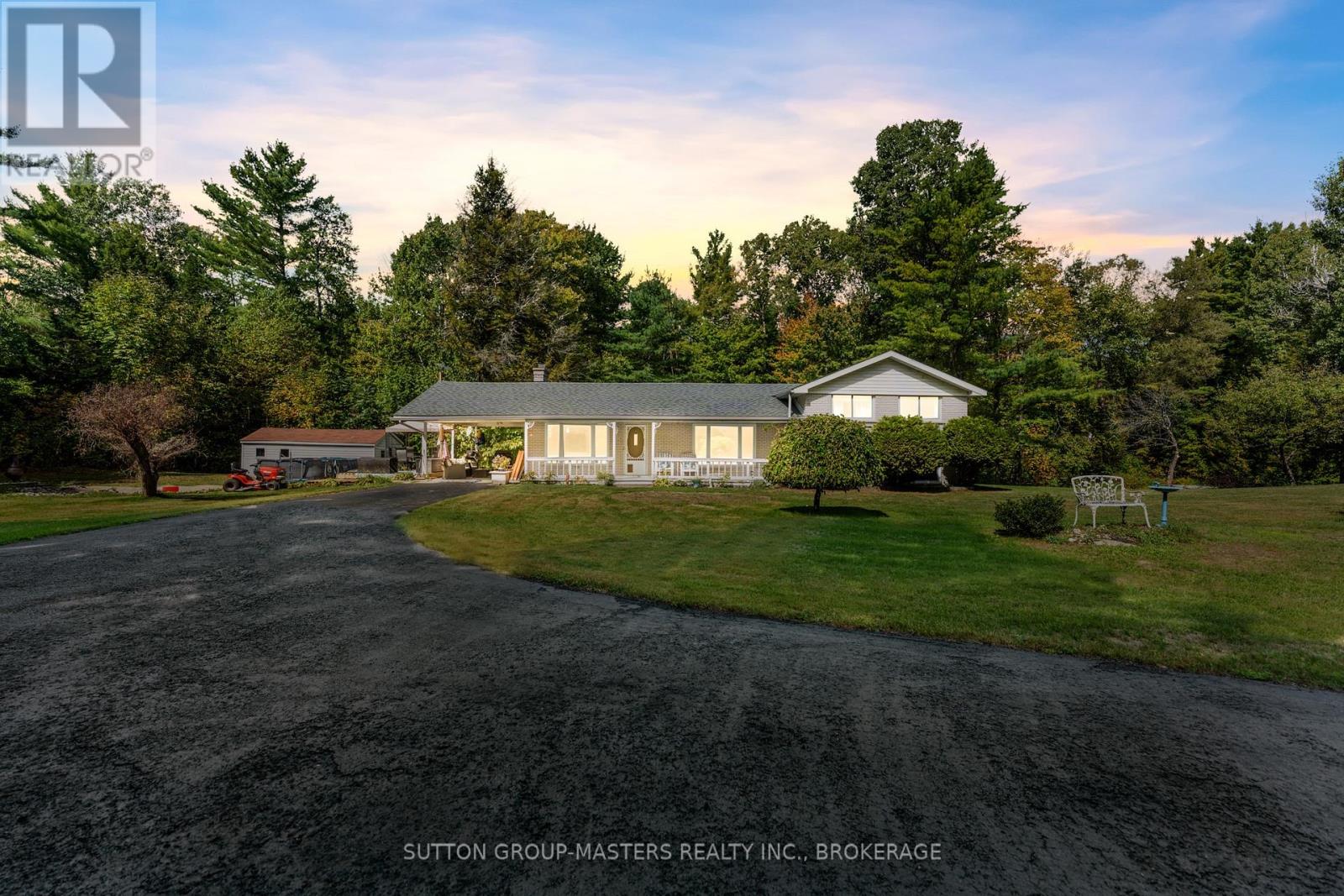 26 Hallecks Road, Front Of Yonge, Ontario K6V 5T3 - Photo 1 - X12416434