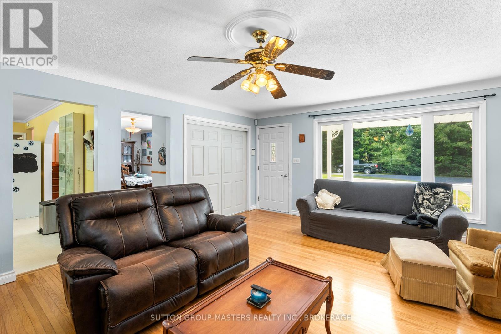 26 Hallecks Road, Front Of Yonge, Ontario K6V 5T3 - Photo 12 - X12416434