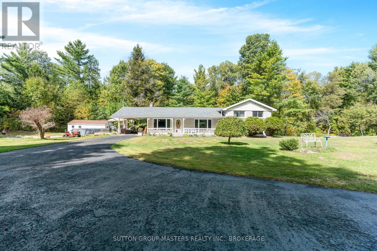 26 Hallecks Road, Front Of Yonge, Ontario K6V 5T3 - Photo 2 - X12416434