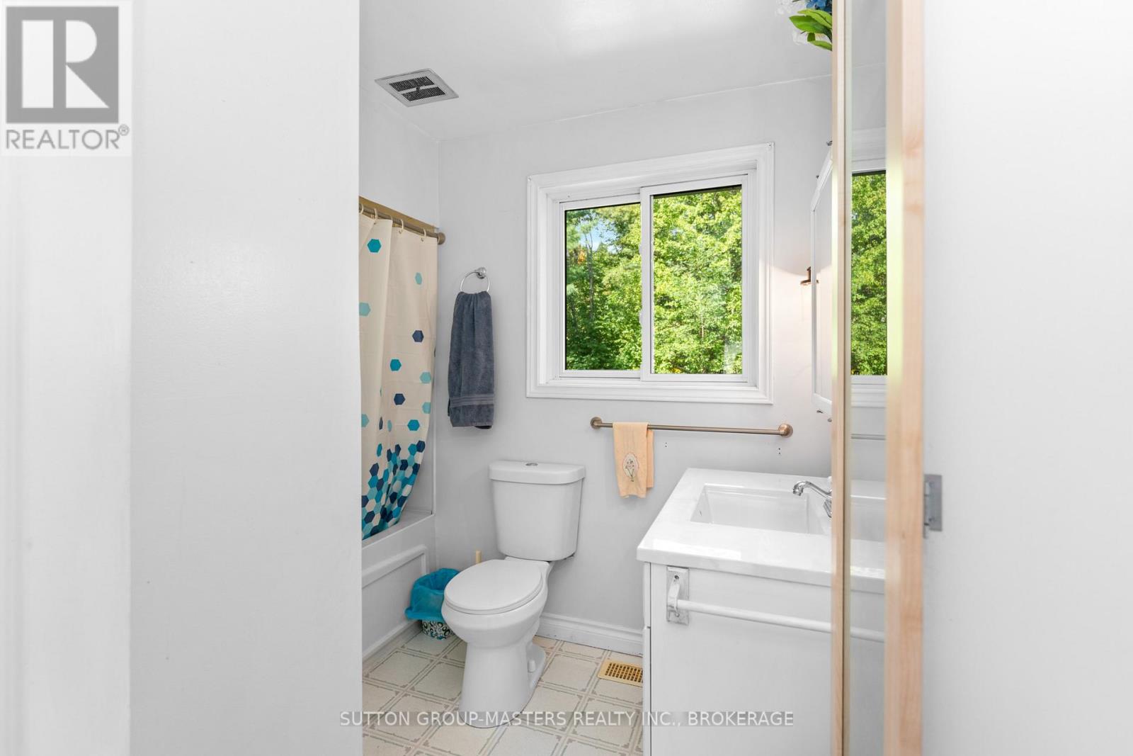 26 Hallecks Road, Front Of Yonge, Ontario K6V 5T3 - Photo 35 - X12416434