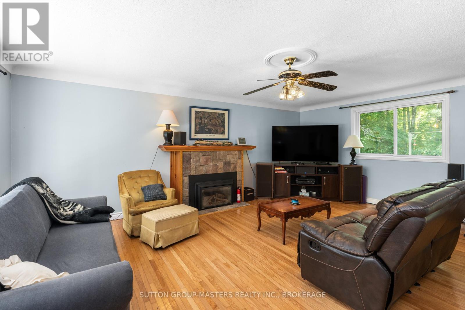 26 Hallecks Road, Front Of Yonge, Ontario K6V 5T3 - Photo 9 - X12416434