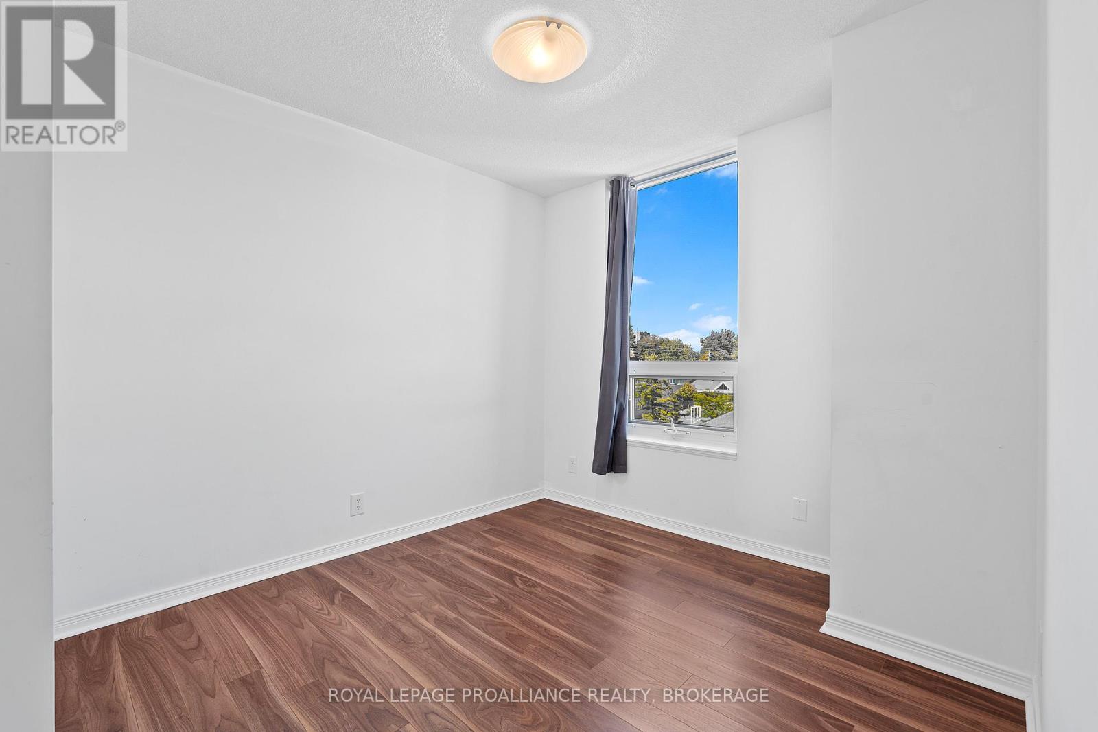 406 - 121 Queen Street, Kingston, Ontario K7K 0G6 - Photo 19 - X12416489