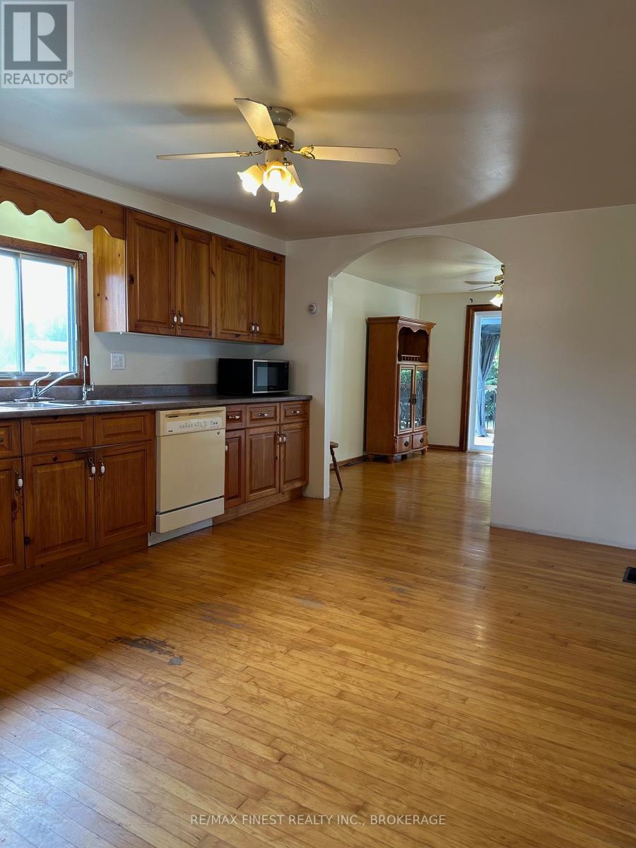 4329 E.r. Orser Drive, Frontenac, Ontario K0H 2W0 - Photo 8 - X12418854