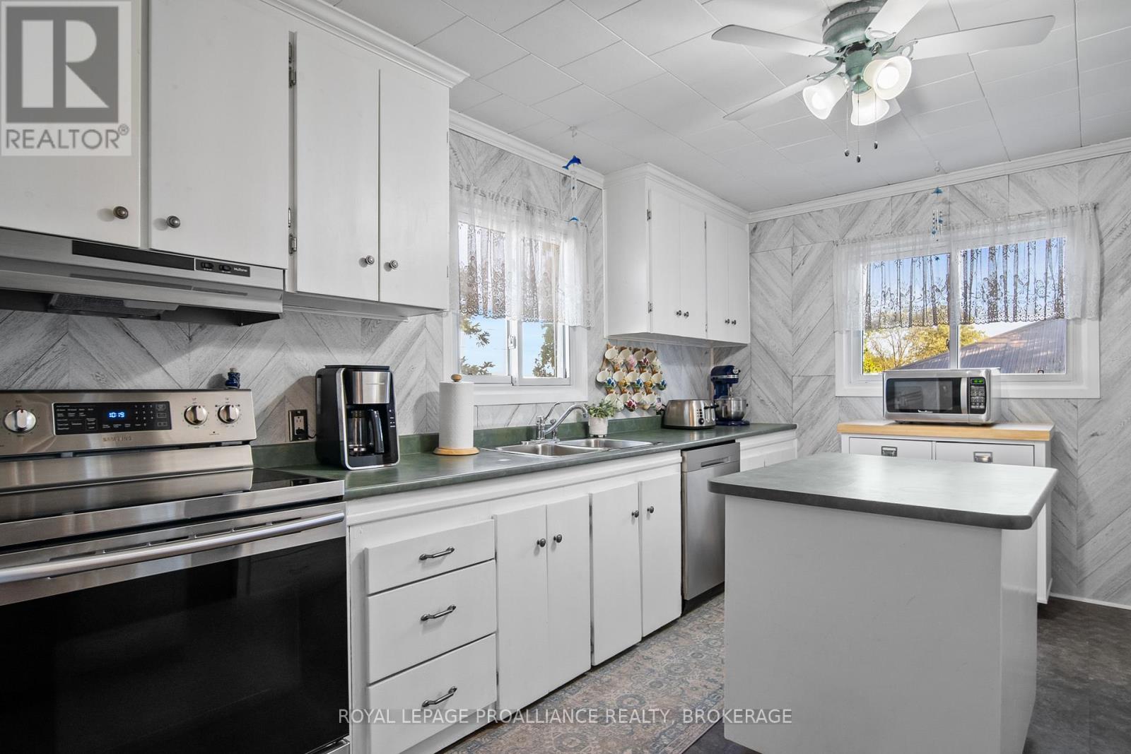 2292 Mcintyre Road, Loyalist, Ontario K0H 1G0 - Photo 12 - X12420599