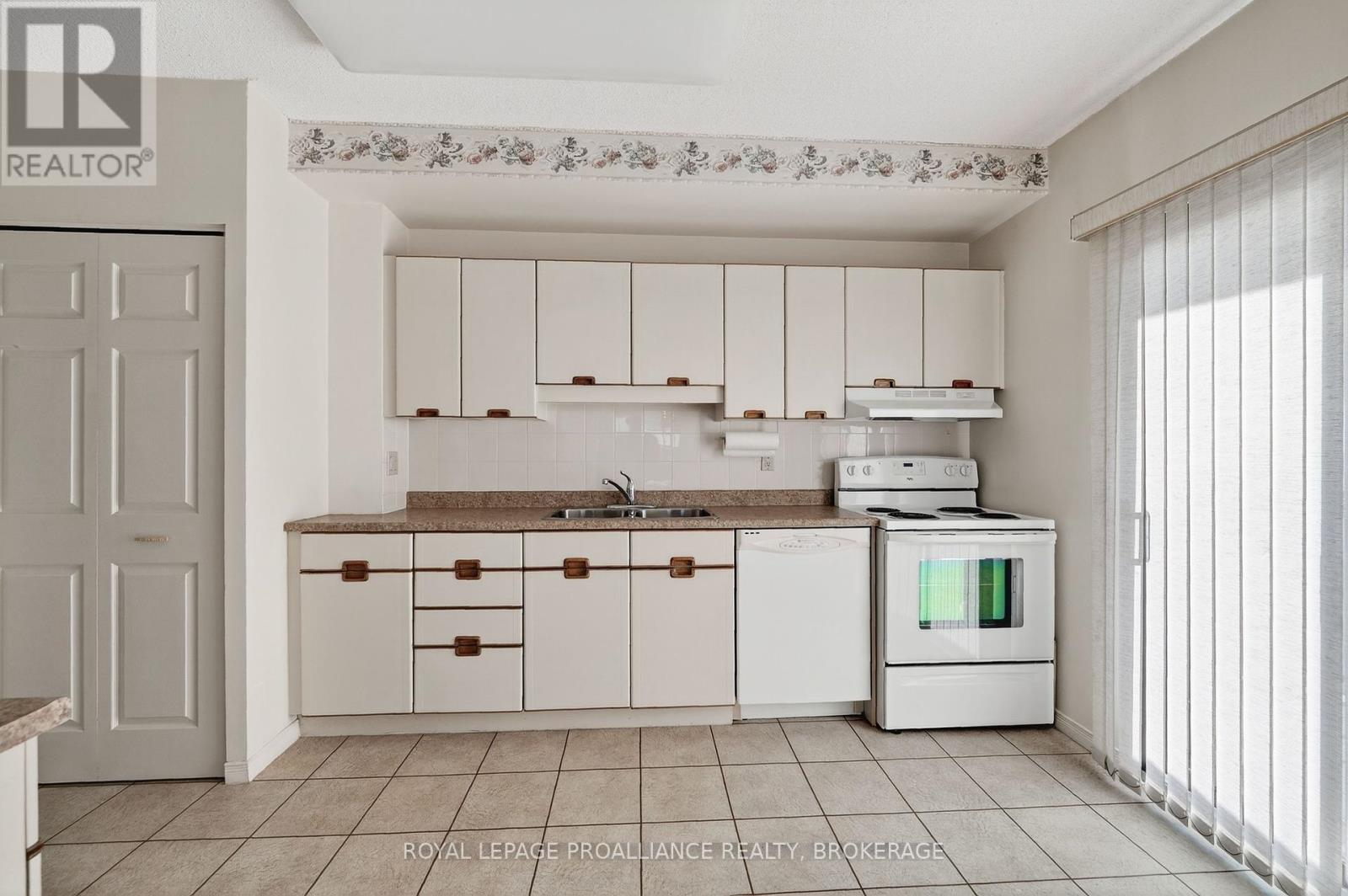 701 - 1000 King Street W, Kingston, Ontario K7M 8H3 - Photo 10 - X12420687