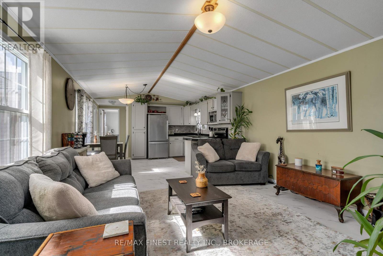 17 Elm Street, Greater Napanee, Ontario K7R 0E9 - Photo 17 - X12420737