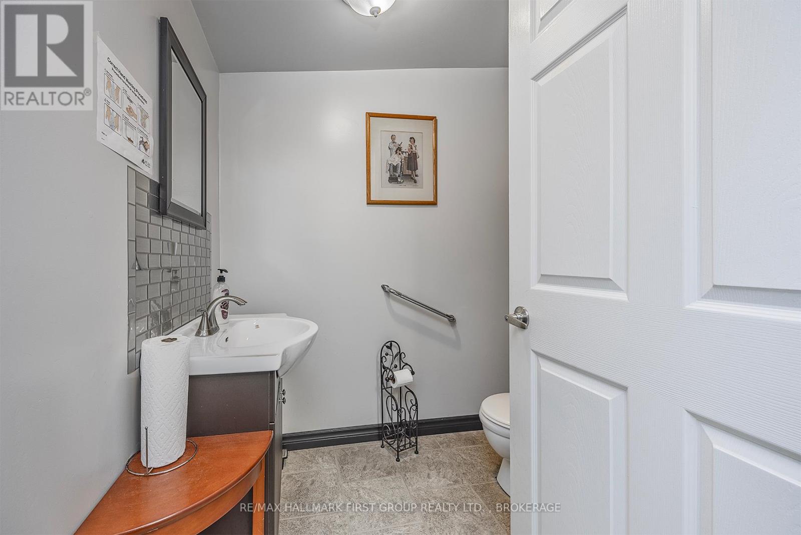 19/21 Dundas Street W, Greater Napanee, Ontario K7R 1Z3 - Photo 28 - X12421970