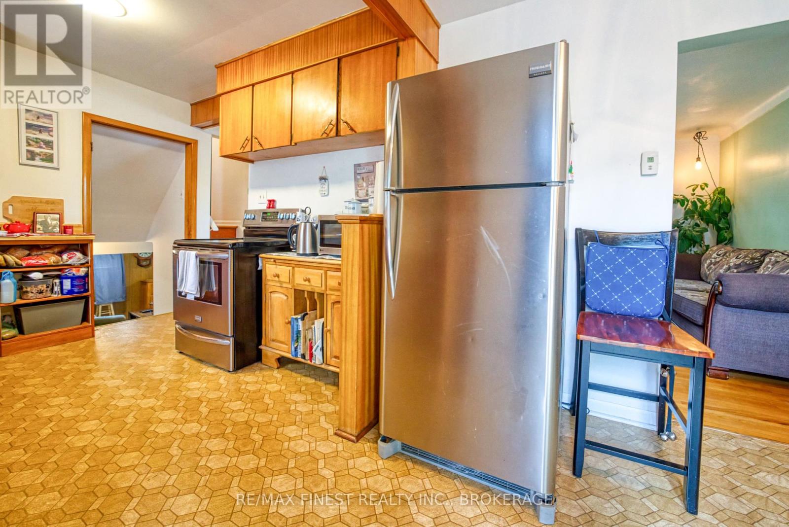 107 Casterton Avenue, Kingston, Ontario K7M 1R9 - Photo 9 - X12422246