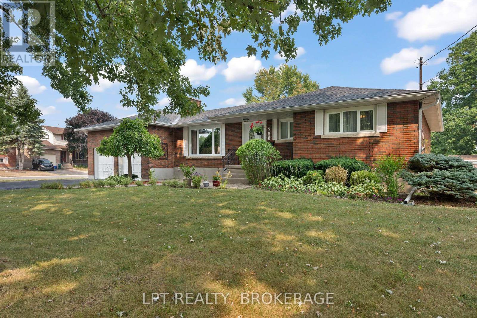 788 MEADOWOOD ROAD, Kingston, Ontario