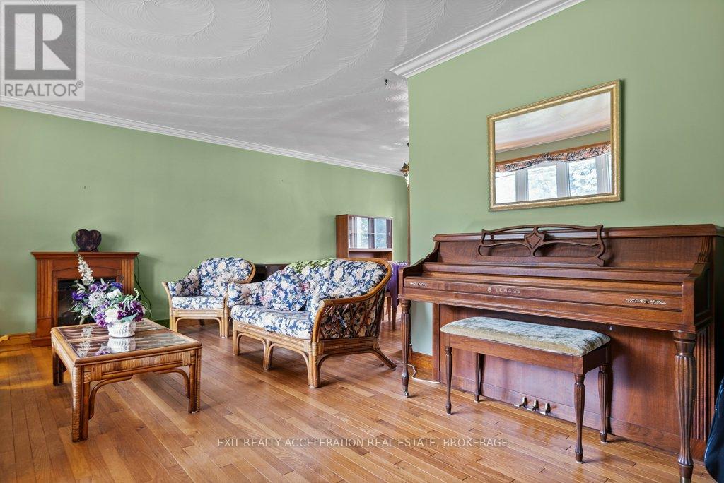 7398 County Rd 2, Greater Napanee, Ontario K7R 3K6 - Photo 17 - X12426902