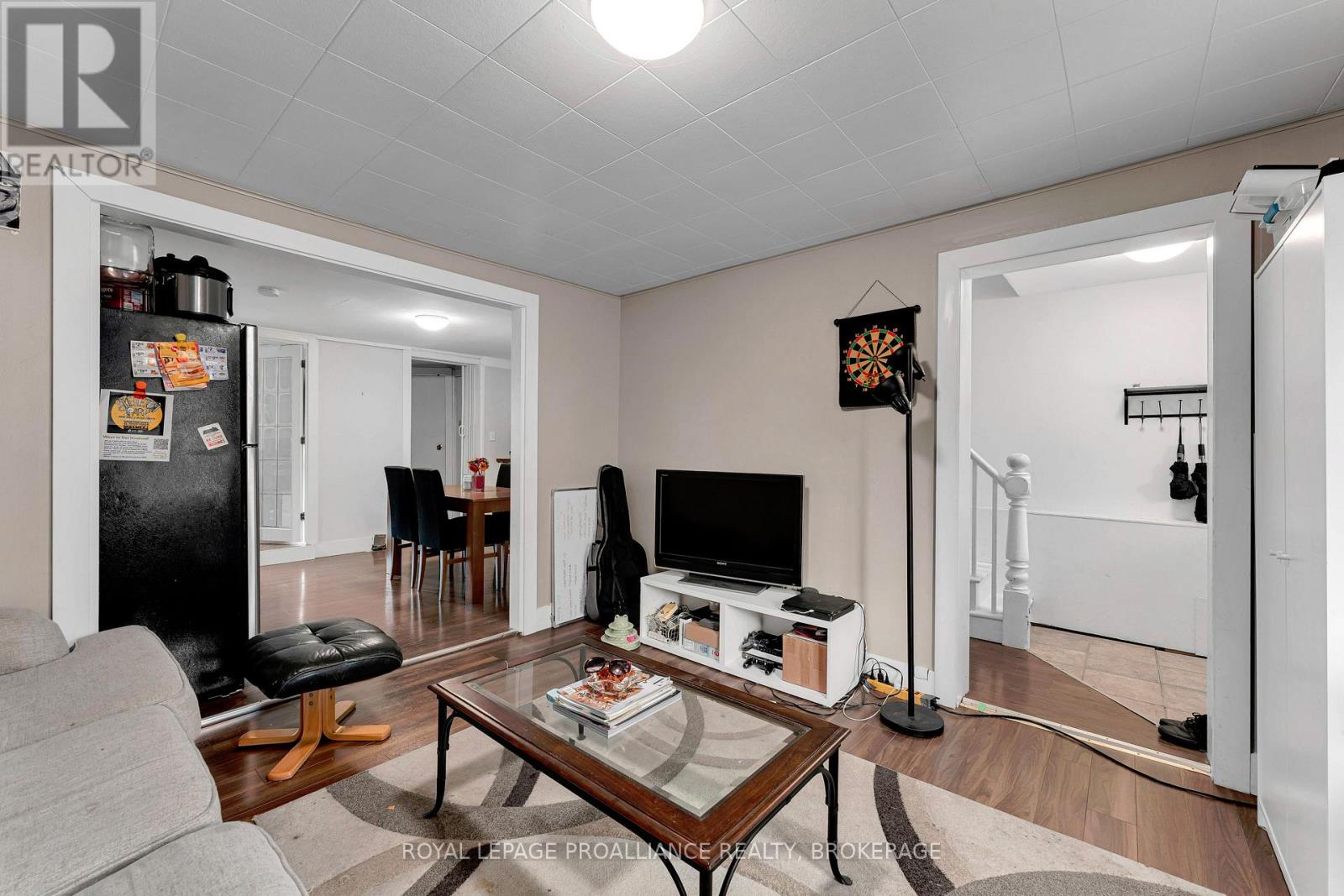 318 Sydenham Street, Kingston, Ontario K7K 3M9 - Photo 7 - X12428046