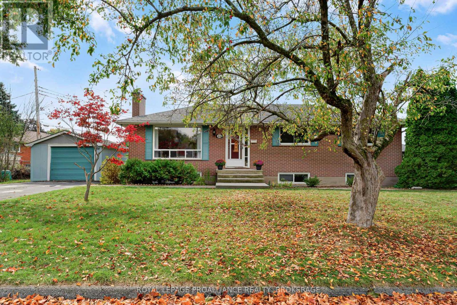 64 Michael Grass Crescent, Kingston, Ontario  K7M 2W3 - Photo 2 - X12428517