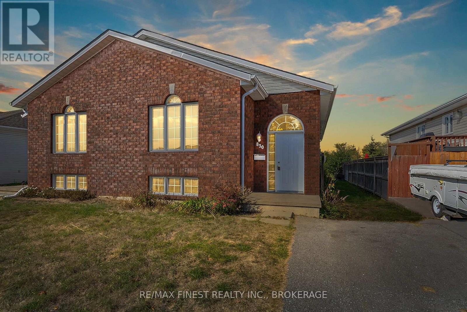 830 PEACHWOOD STREET, Kingston, Ontario