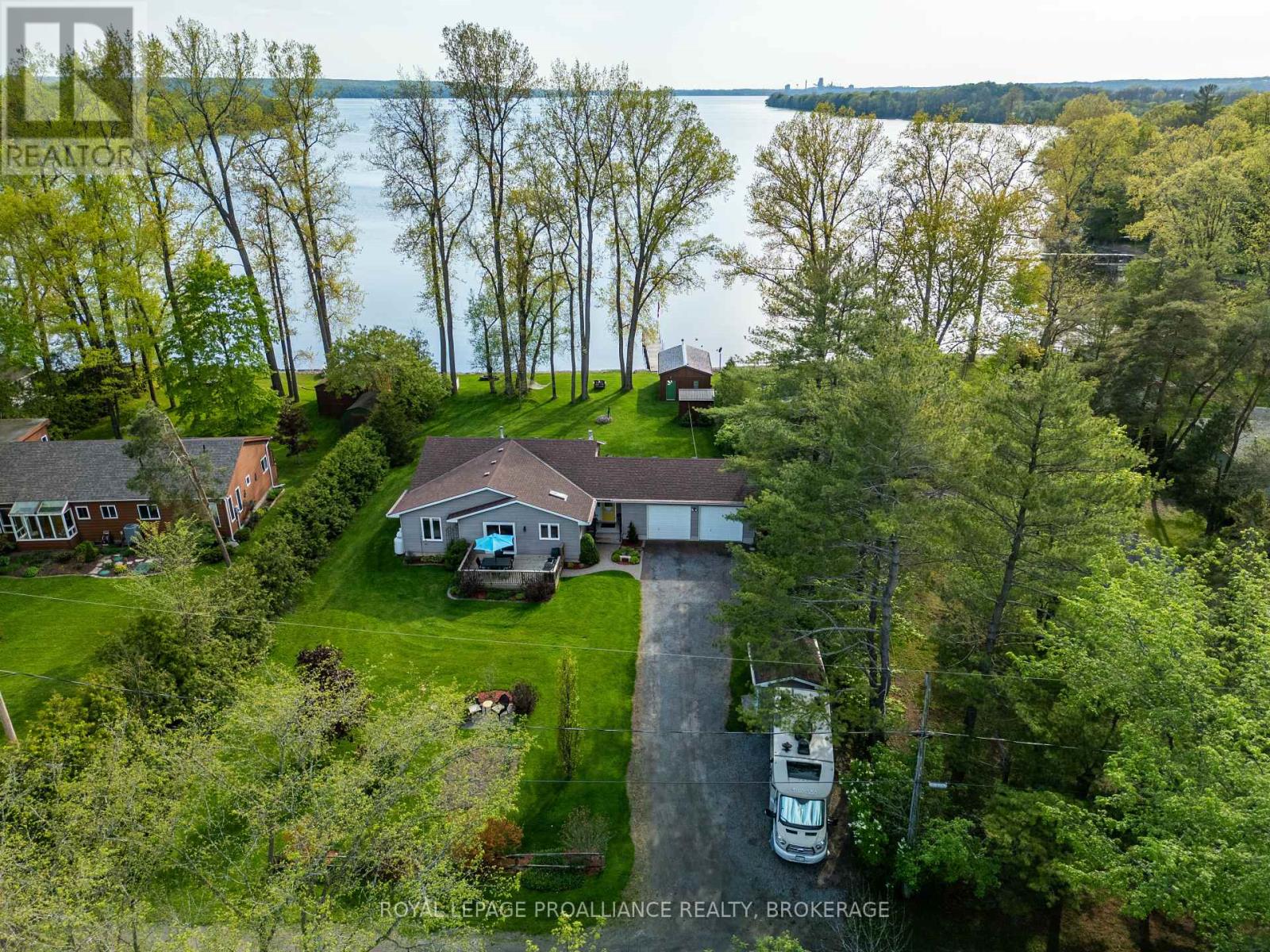 14 SUNSET LANE, Greater Napanee, Ontario