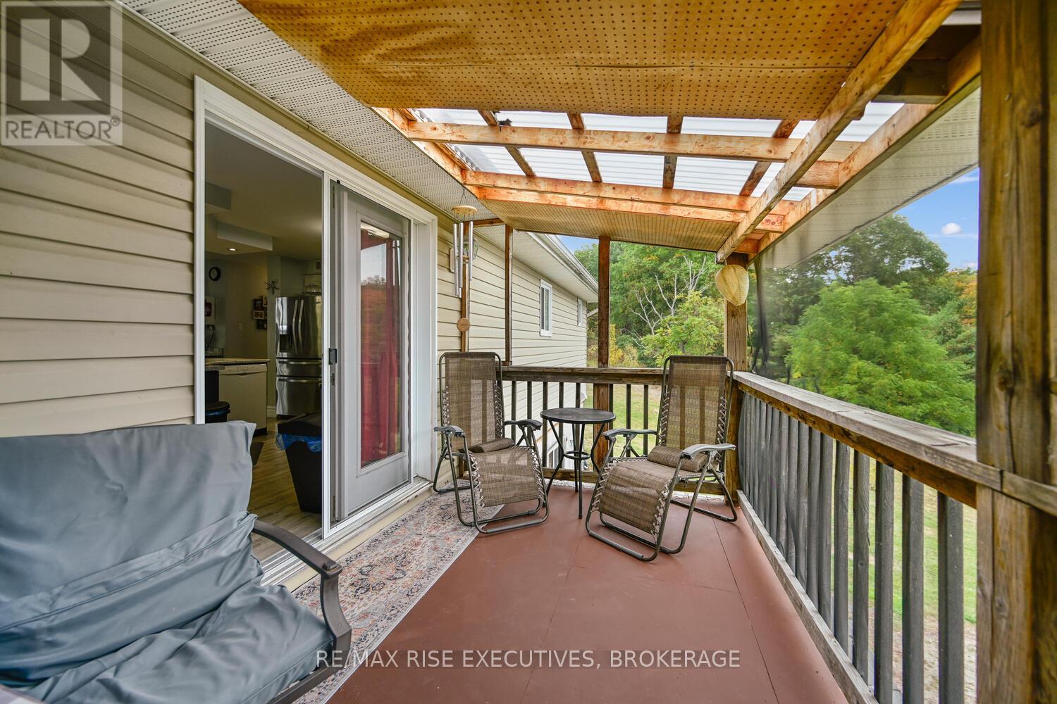 25 Park Street, Leeds And The Thousand Islands, Ontario K0E 1N0 - Photo 19 - X12432062