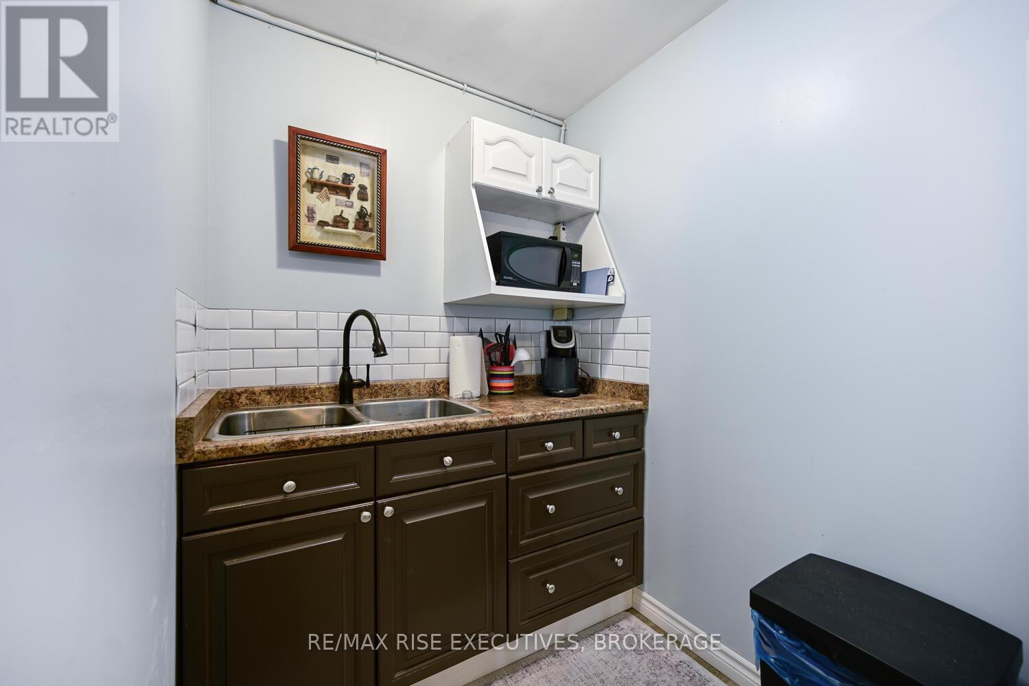 25 Park Street, Leeds And The Thousand Islands, Ontario K0E 1N0 - Photo 24 - X12432062