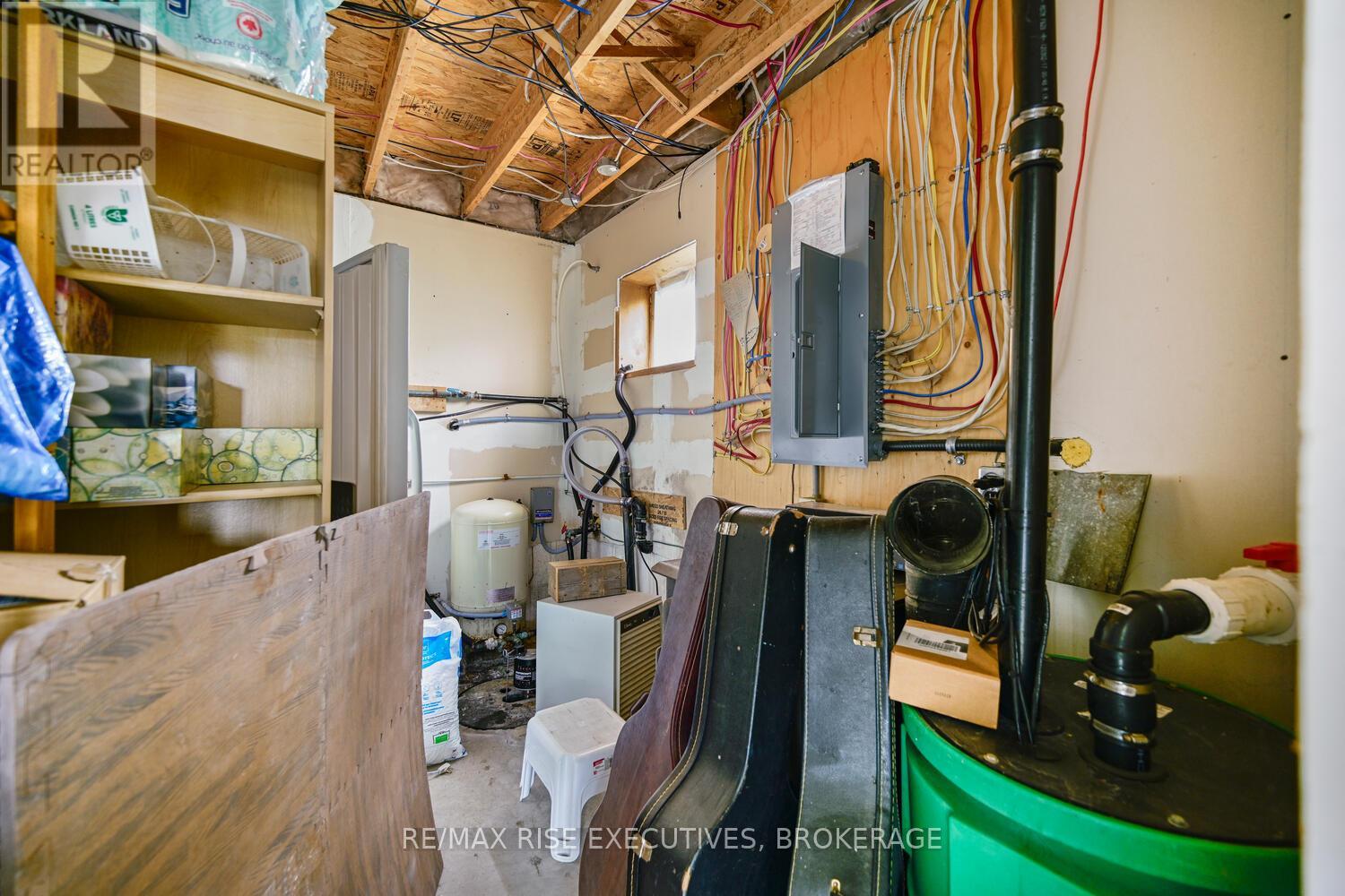 25 Park Street, Leeds And The Thousand Islands, Ontario K0E 1N0 - Photo 28 - X12432062