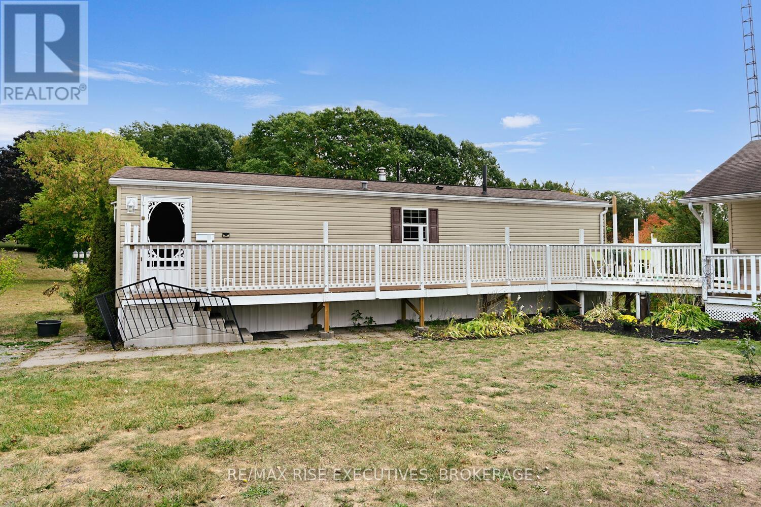 25 Park Street, Leeds And The Thousand Islands, Ontario K0E 1N0 - Photo 31 - X12432062
