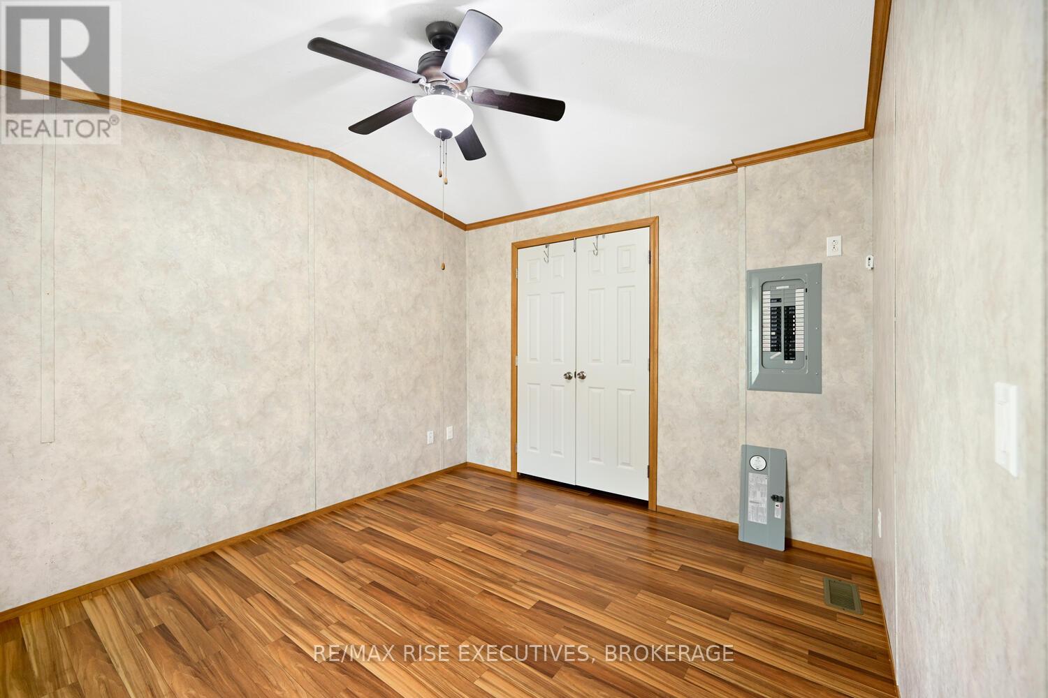 25 Park Street, Leeds And The Thousand Islands, Ontario K0E 1N0 - Photo 39 - X12432062