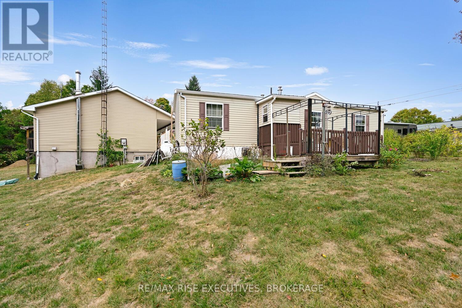 25 Park Street, Leeds And The Thousand Islands, Ontario K0E 1N0 - Photo 46 - X12432062