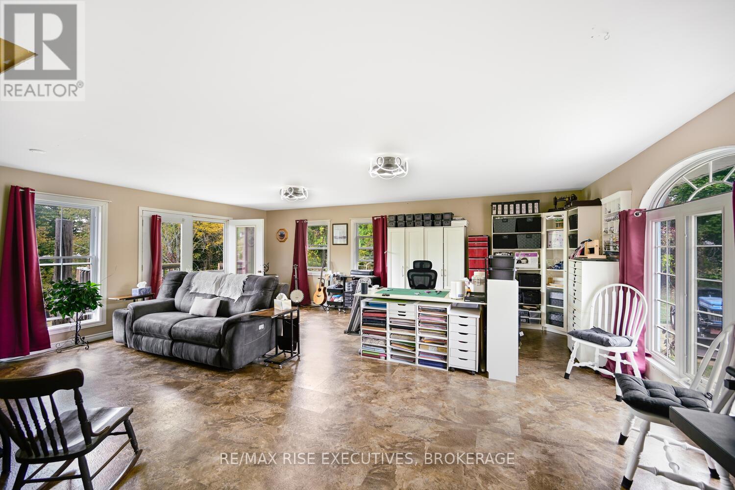 25 Park Street, Leeds And The Thousand Islands, Ontario K0E 1N0 - Photo 6 - X12432062