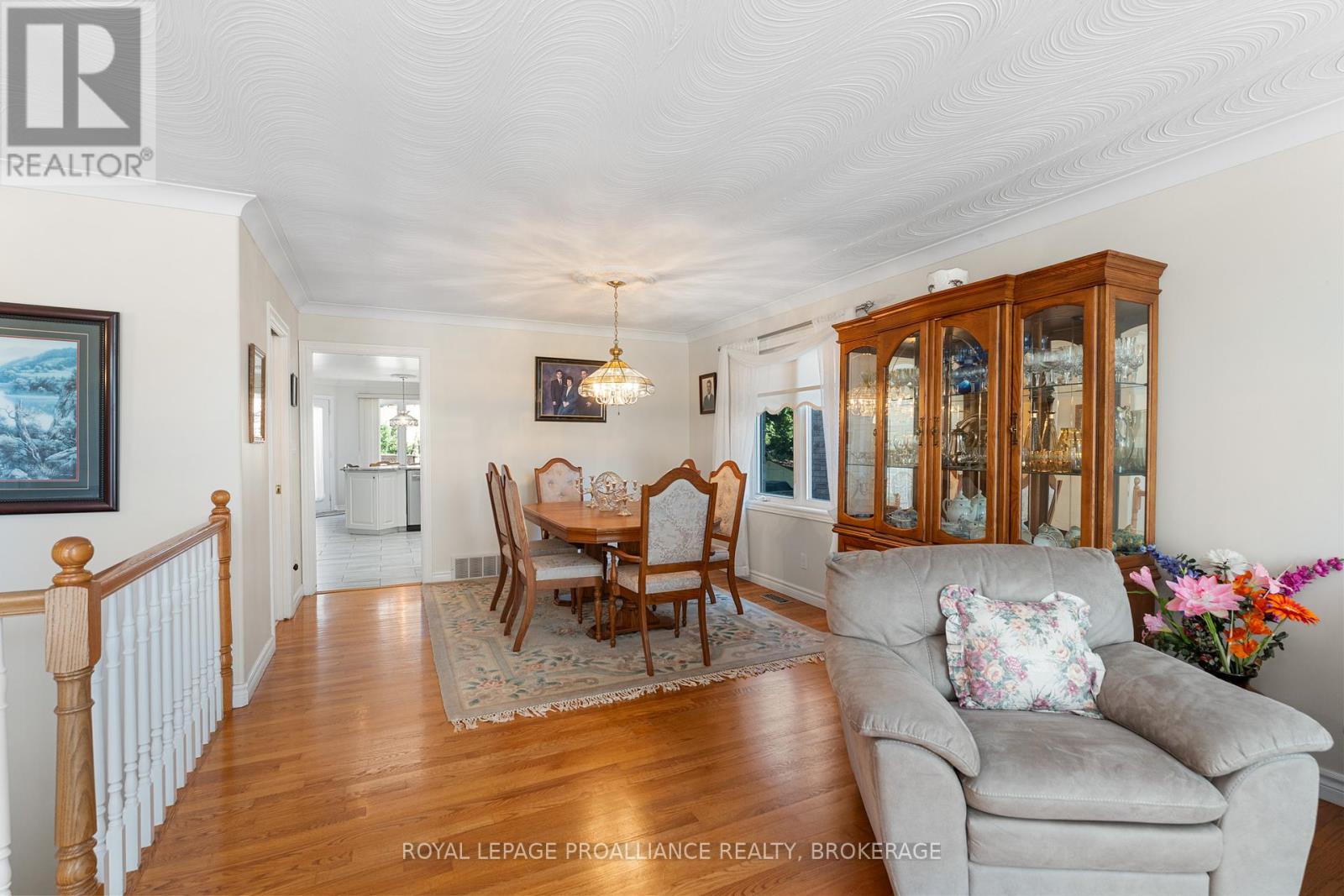 377 Briarwood Drive, Kingston, Ontario  K7M 7V2 - Photo 10 - X12435266