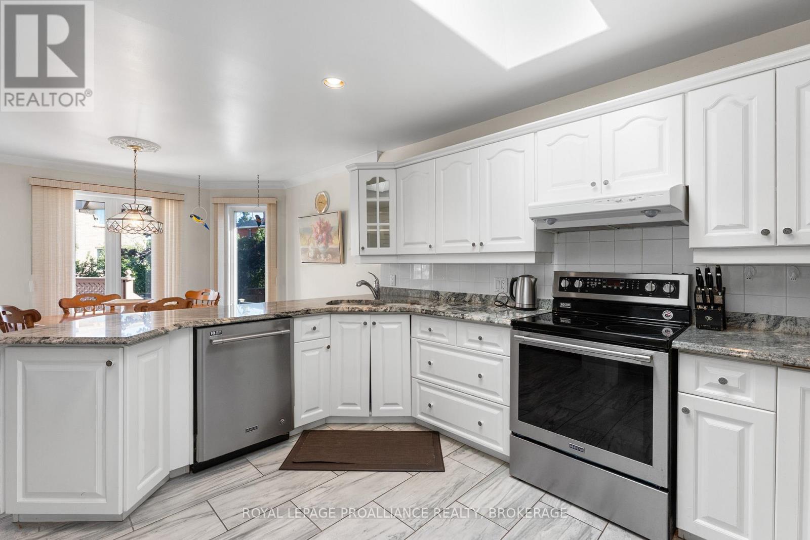 377 Briarwood Drive, Kingston, Ontario  K7M 7V2 - Photo 13 - X12435266