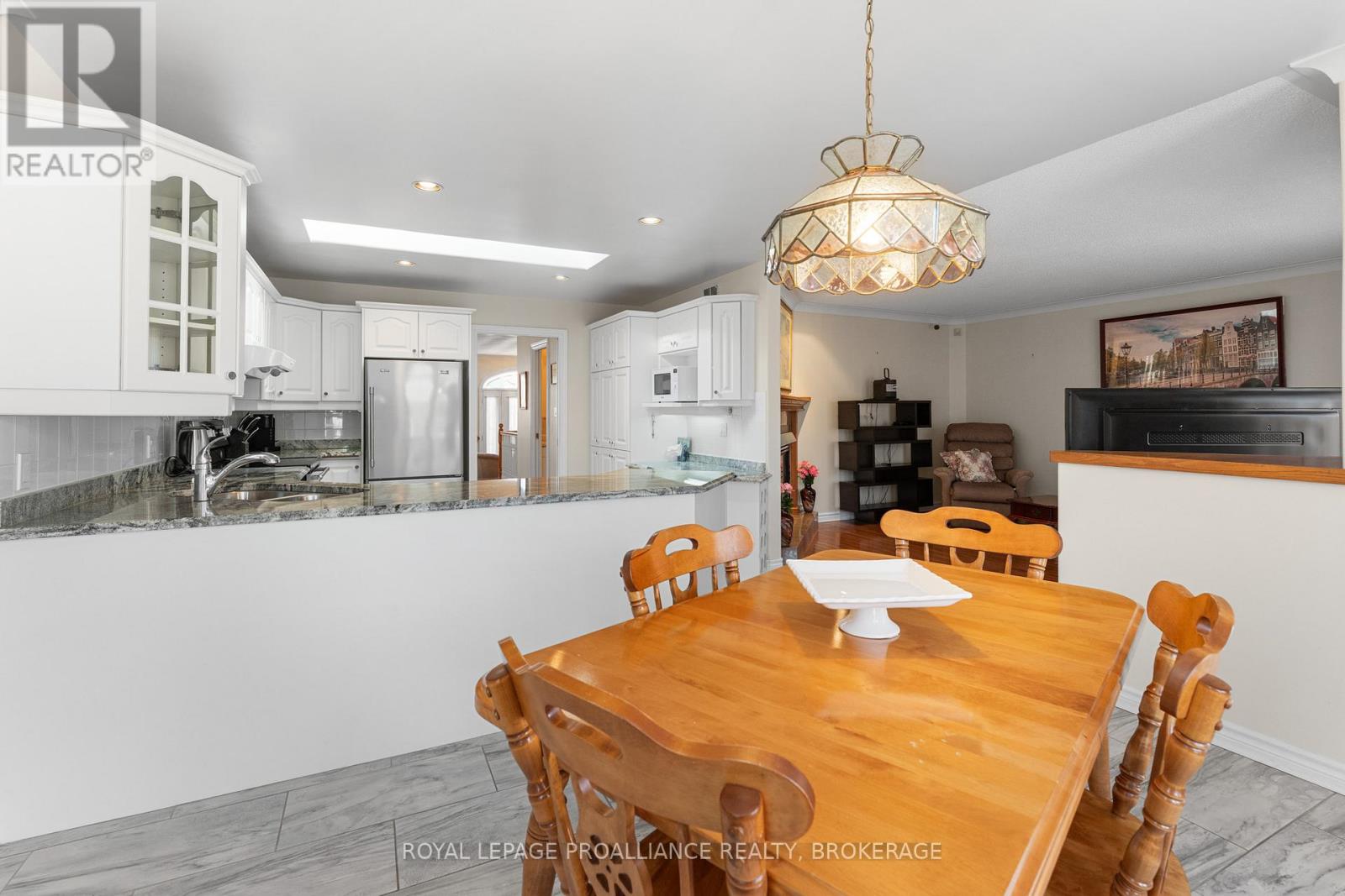 377 Briarwood Drive, Kingston, Ontario  K7M 7V2 - Photo 17 - X12435266