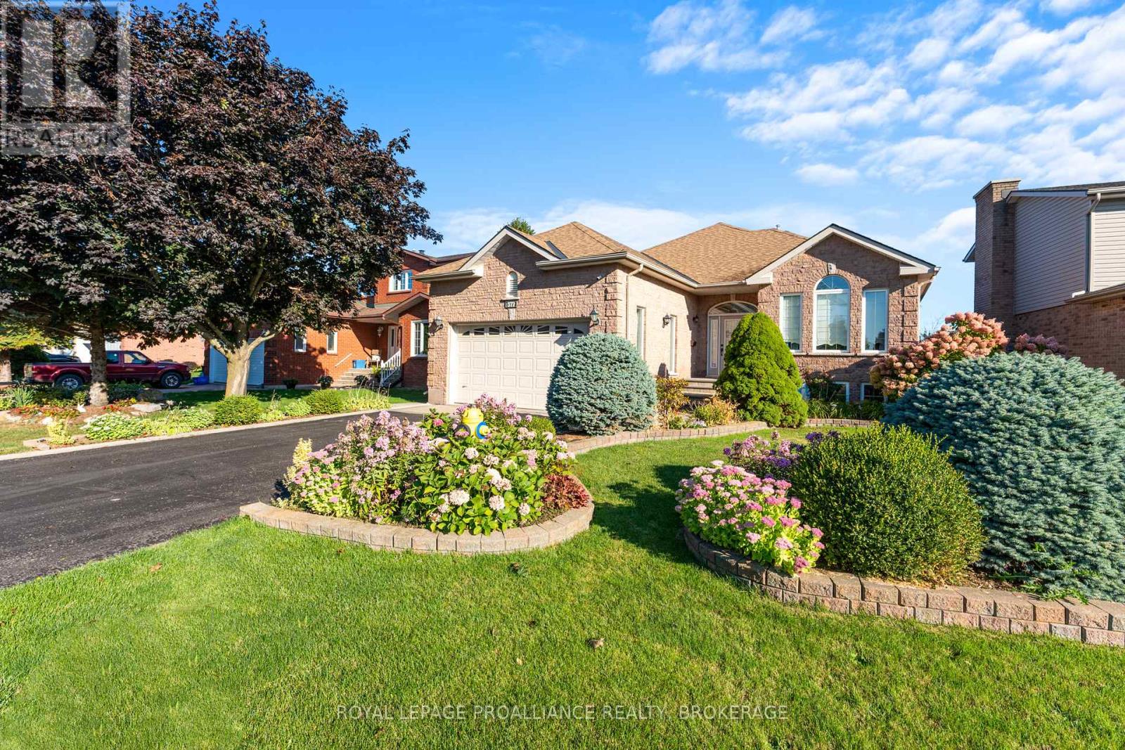 377 Briarwood Drive, Kingston, Ontario  K7M 7V2 - Photo 2 - X12435266