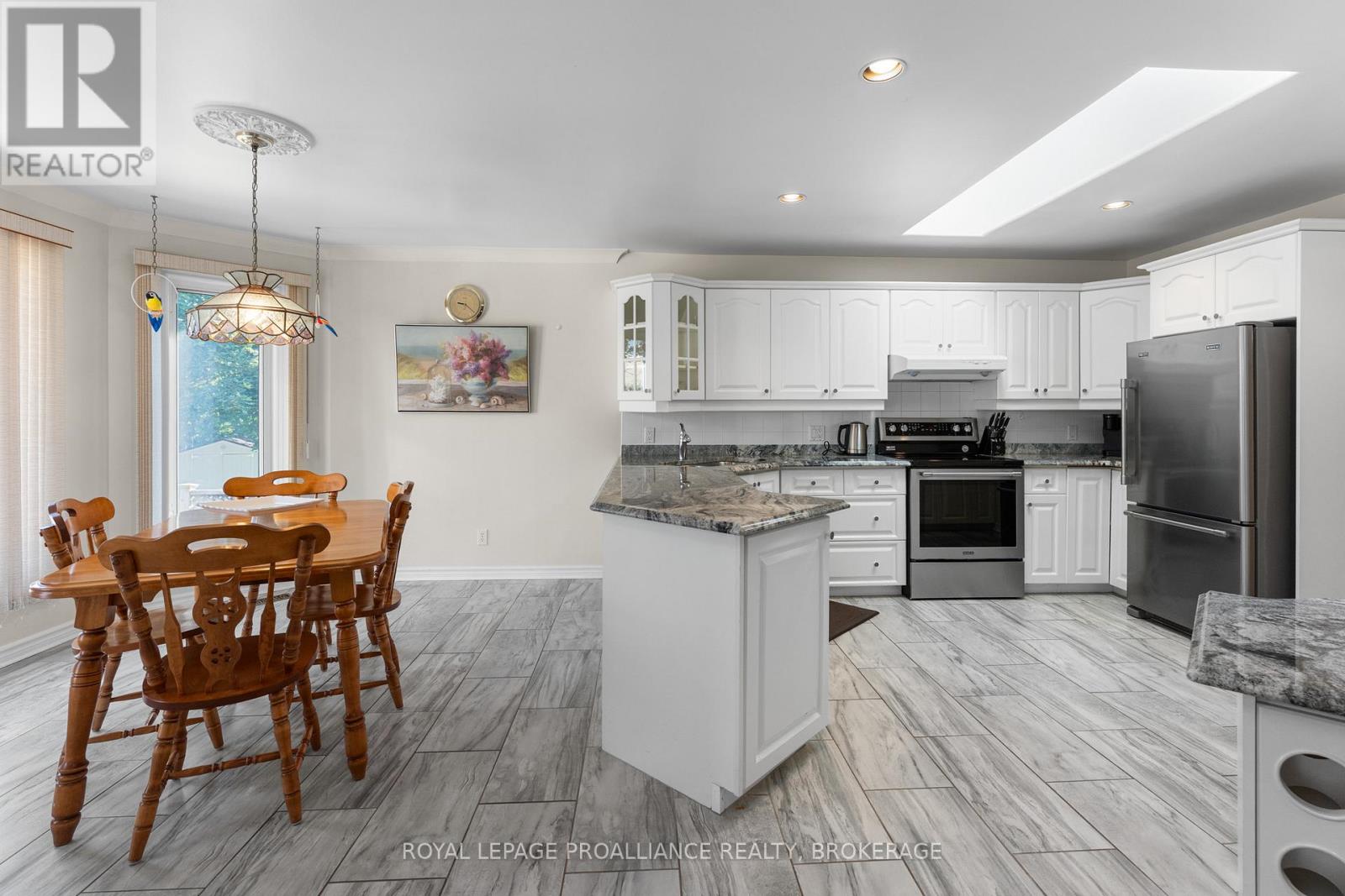 377 Briarwood Drive, Kingston, Ontario  K7M 7V2 - Photo 20 - X12435266