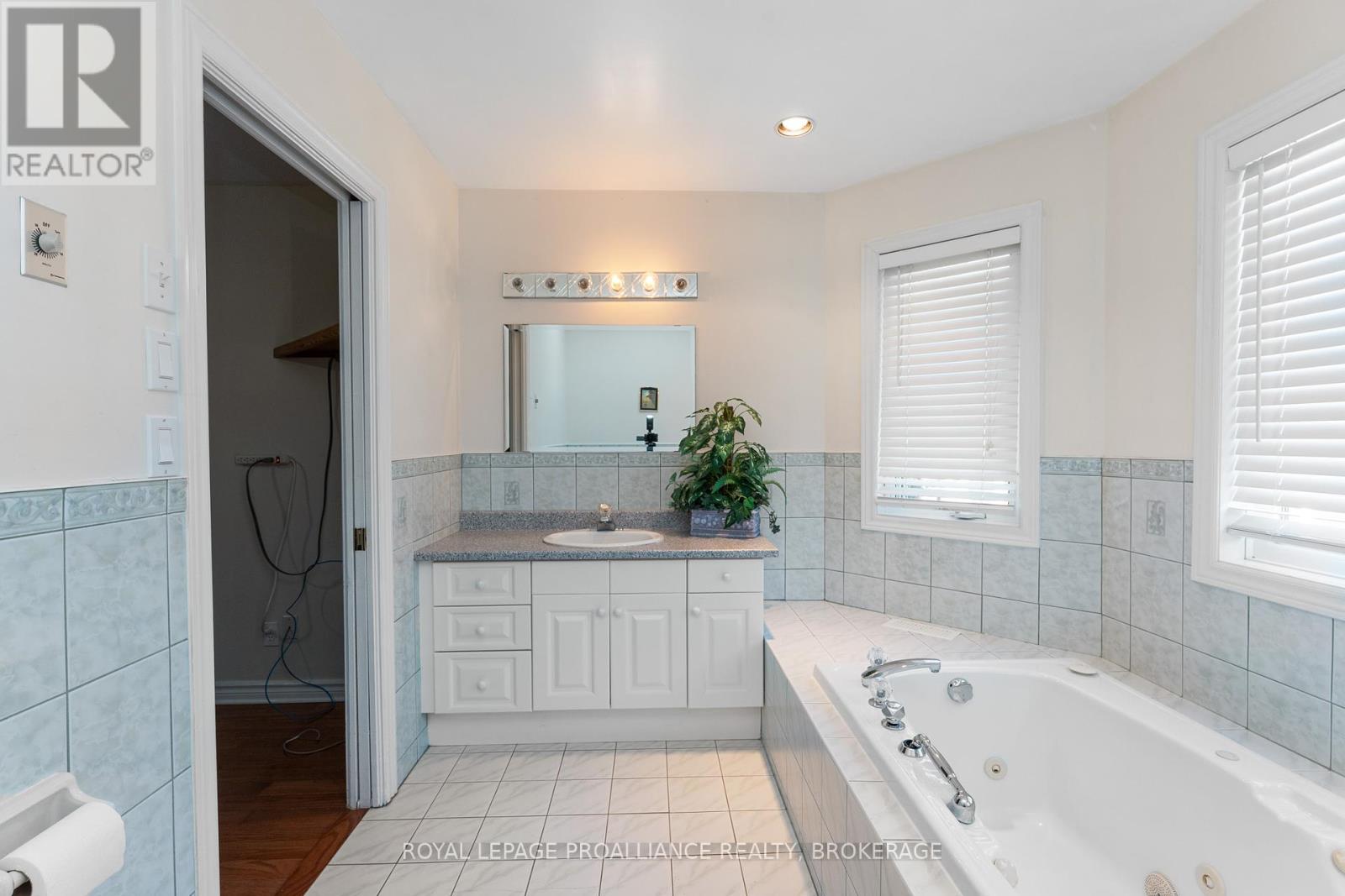 377 Briarwood Drive, Kingston, Ontario  K7M 7V2 - Photo 24 - X12435266