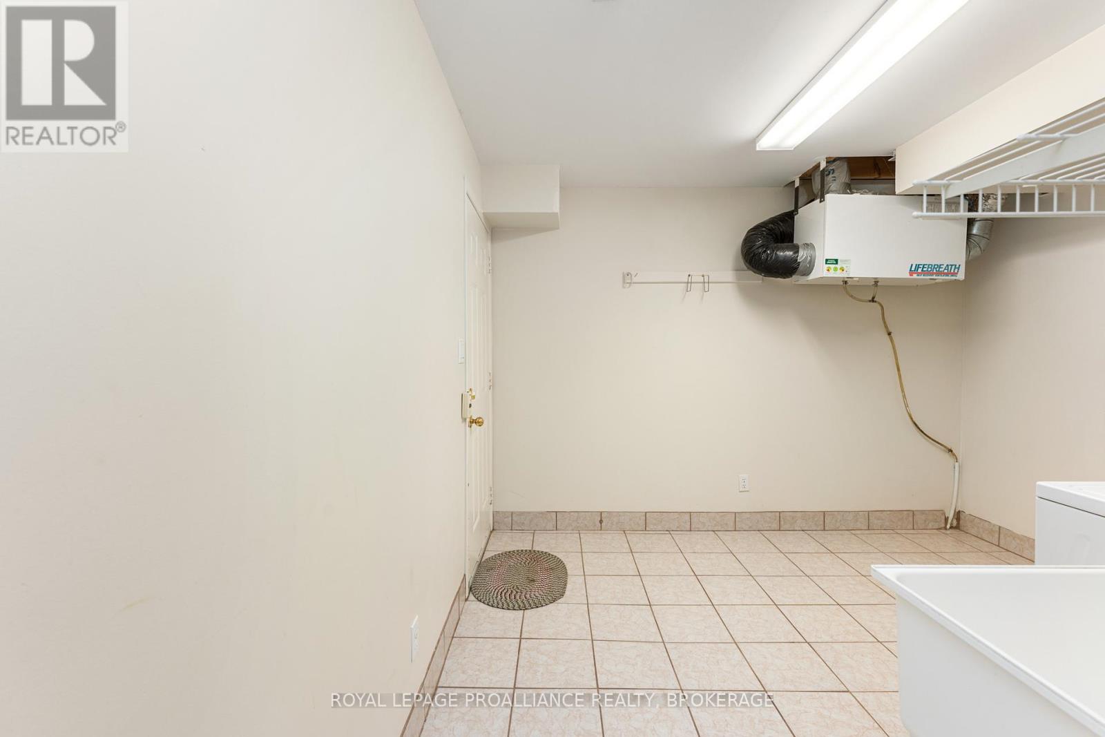 377 Briarwood Drive, Kingston, Ontario  K7M 7V2 - Photo 31 - X12435266