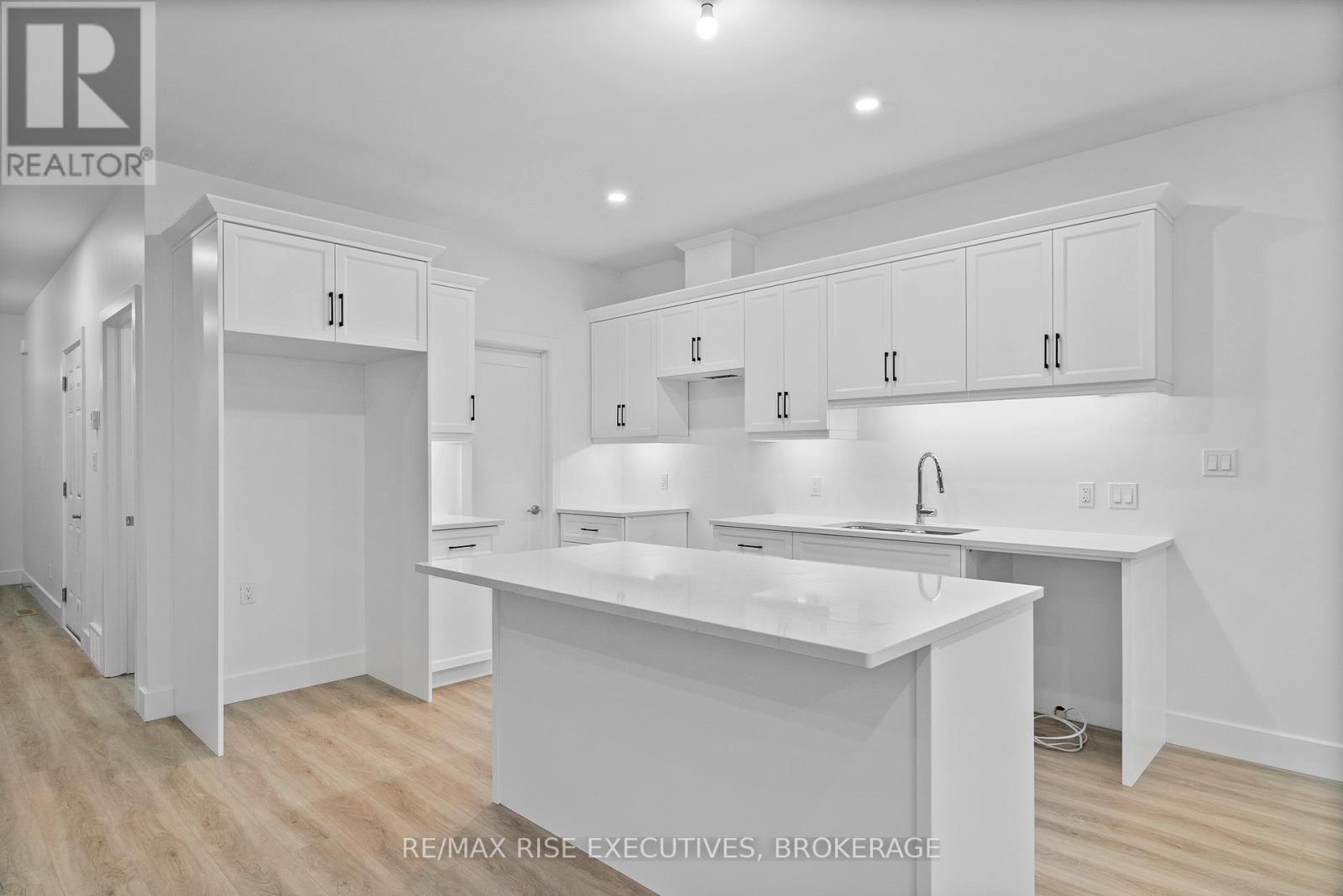 2703 Delmar Street, Kingston, Ontario K7P 0J1 - Photo 10 - X12436681