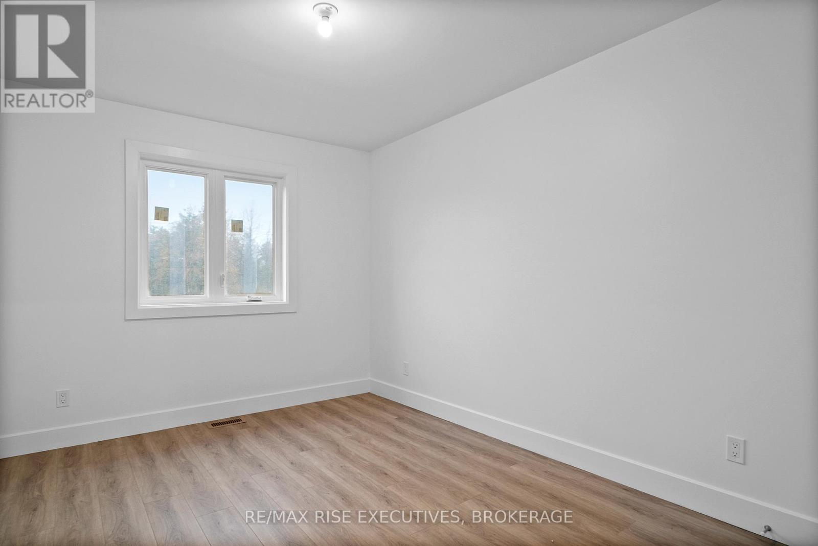 2703 Delmar Street, Kingston, Ontario K7P 0J1 - Photo 28 - X12436681