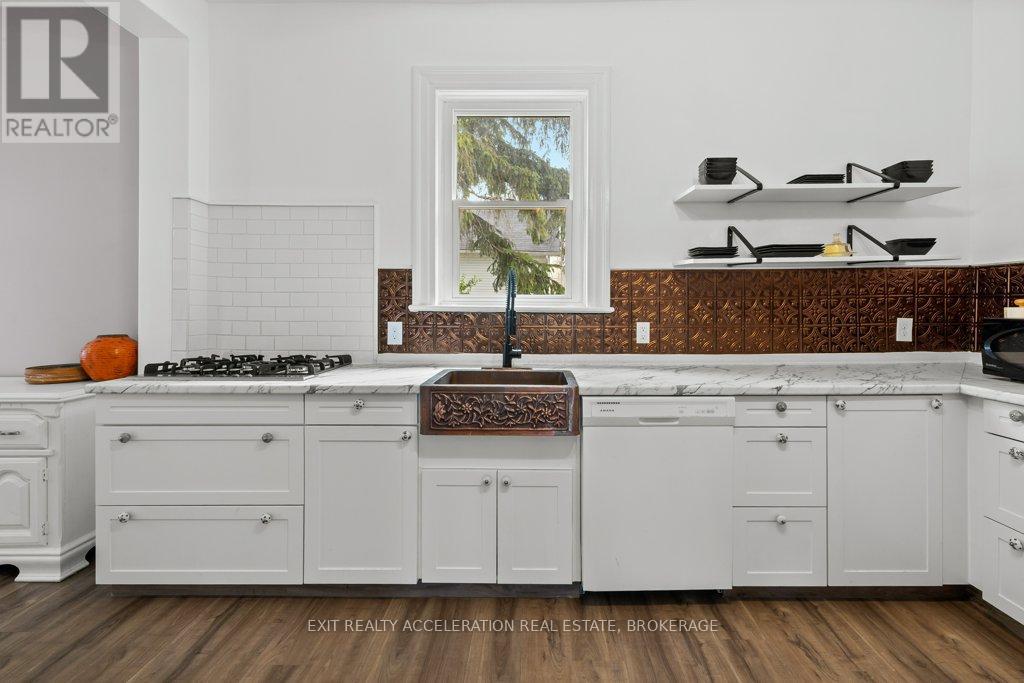 359 Thomas Street, Deseronto, Ontario K0K 1X0 - Photo 13 - X12438390