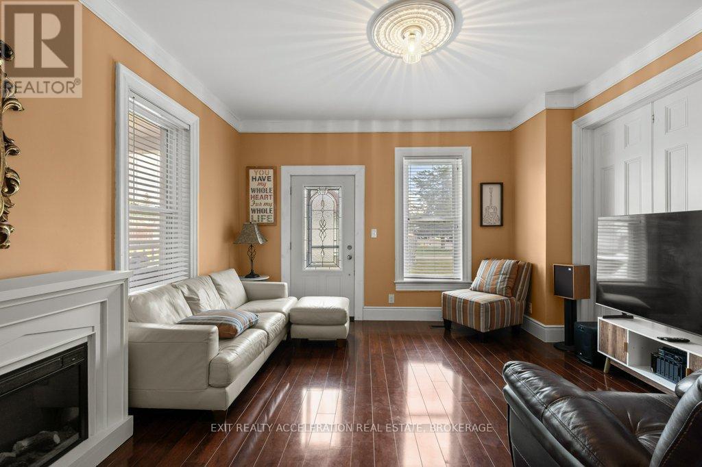 359 Thomas Street, Deseronto, Ontario K0K 1X0 - Photo 16 - X12438390