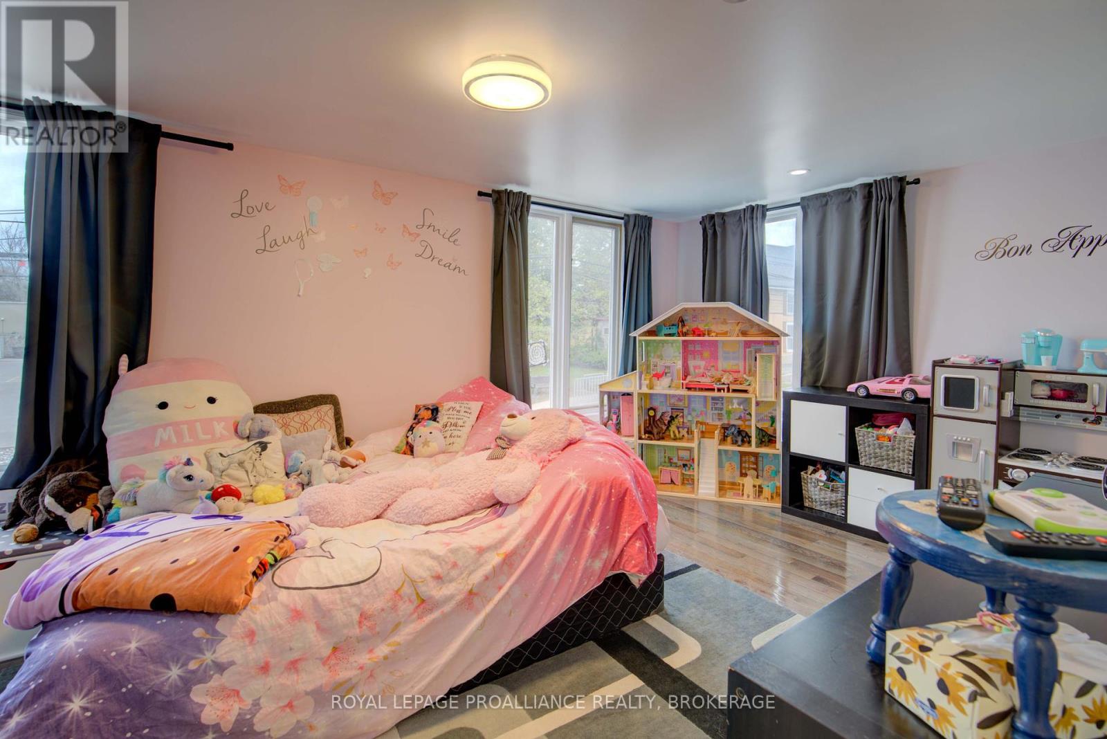 29 Main Street, Westport, Ontario K0G 1X0 - Photo 19 - X12439283