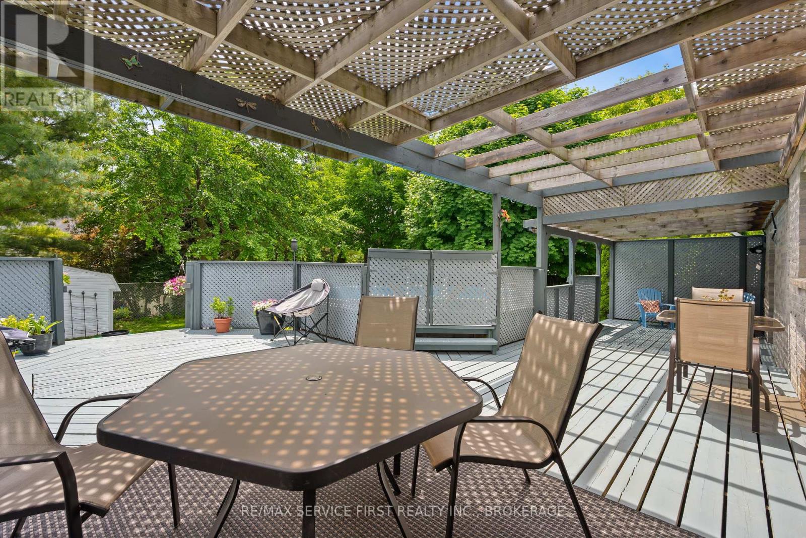 199 Splinter Court, Kingston, Ontario K7M 7Z3 - Photo 3 - X12440094