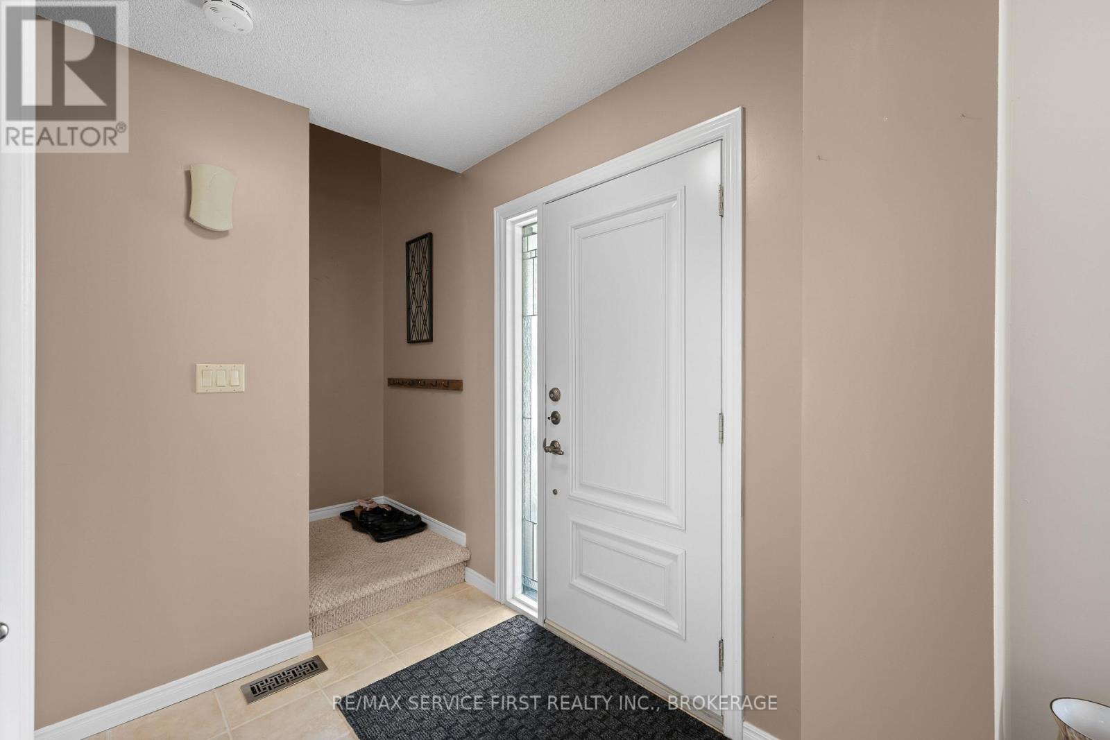 199 Splinter Court, Kingston, Ontario K7M 7Z3 - Photo 9 - X12440094