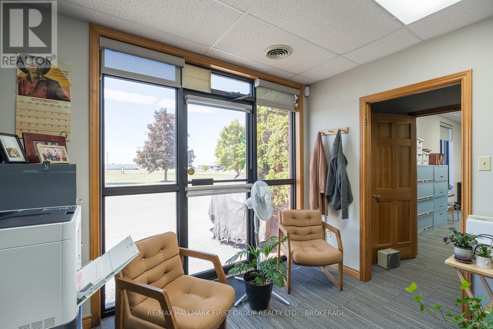 90 Industrial Boulevard, Greater Napanee, Ontario K7R 4B7 - Photo 24 - X12441096