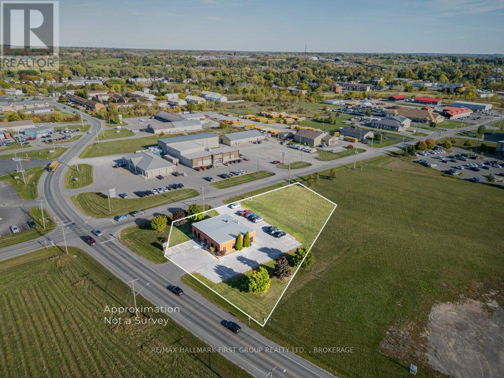 90 Industrial Boulevard, Greater Napanee, Ontario K7R 4B7 - Photo 37 - X12441096