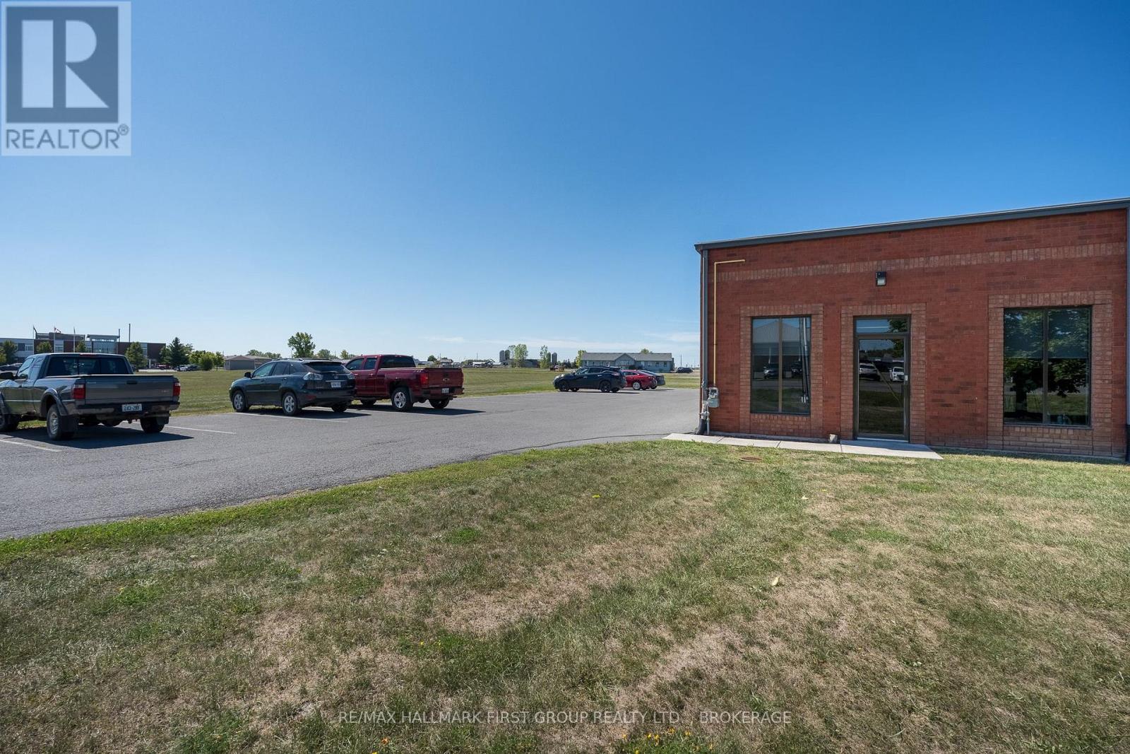 90 Industrial Boulevard, Greater Napanee, Ontario K7R 4B7 - Photo 8 - X12441096