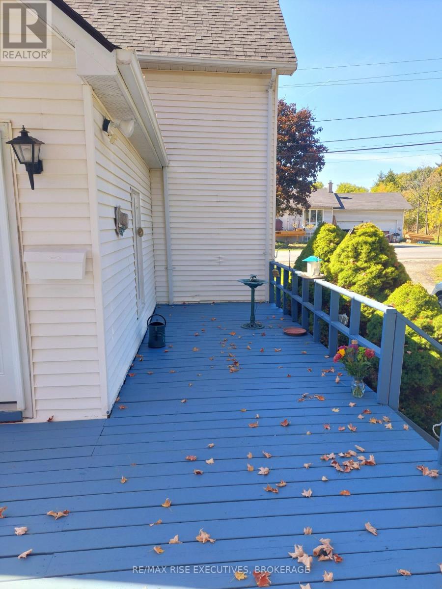 1041 Prince Street, Lansdowne Village, Ontario K0E 1L0 - Photo 12 - X12442354